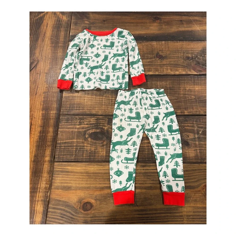 Carter's Pajama Set White Green Red Holiday Reindeer Sled Tree 2T